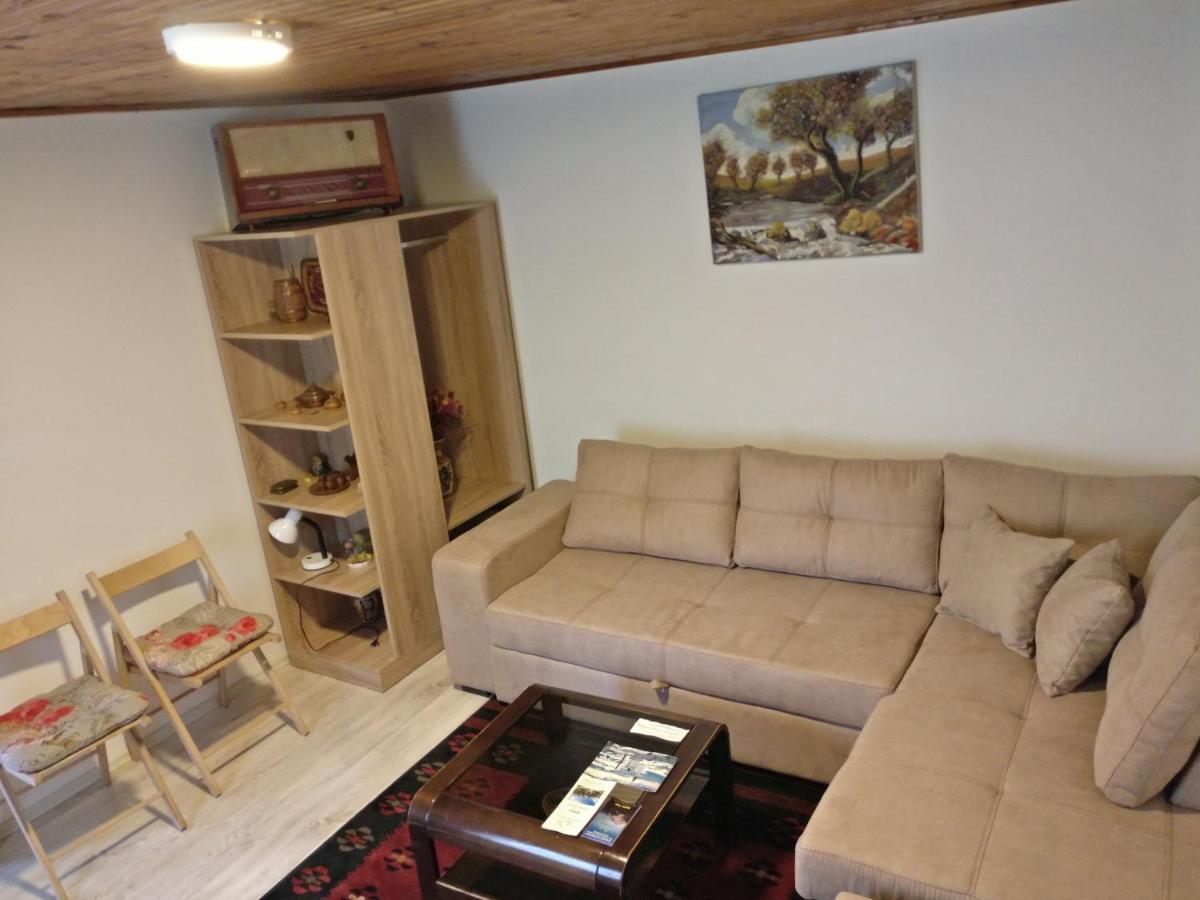 Garden Guesthouse Gjakova Ngoại thất bức ảnh