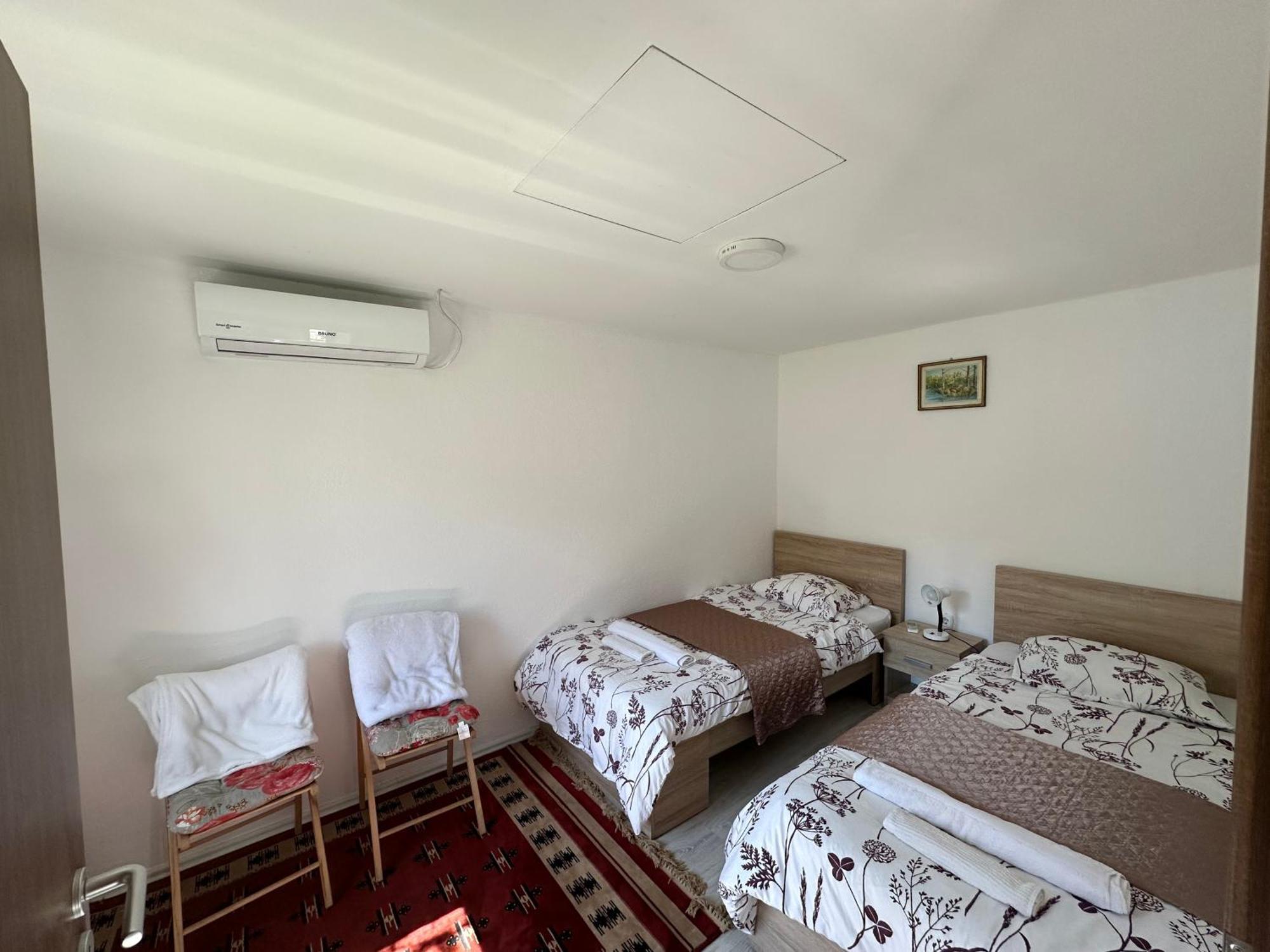 Garden Guesthouse Gjakova Ngoại thất bức ảnh