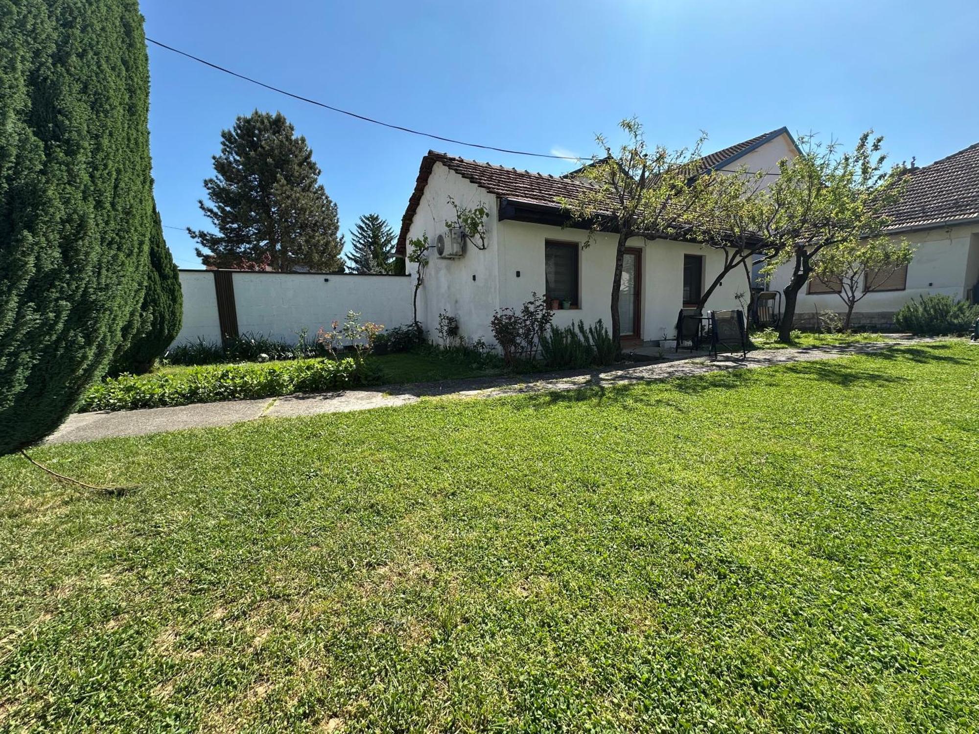 Garden Guesthouse Gjakova Ngoại thất bức ảnh